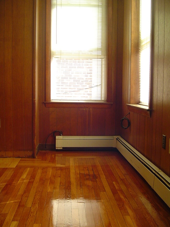 Photo - 21 Havre St Unit 2