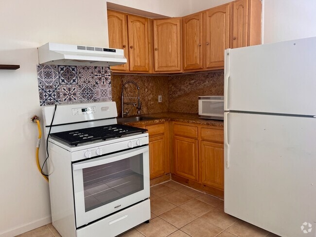 Building Photo - 26 Dales Ave Unit 2nd Floor Rental