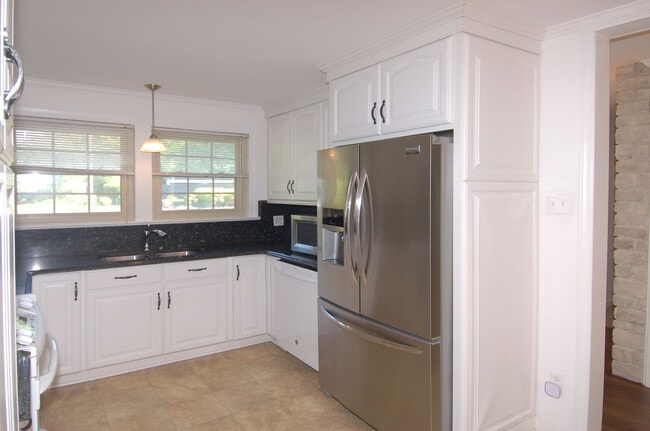 Photo - 706 Smedes Pl