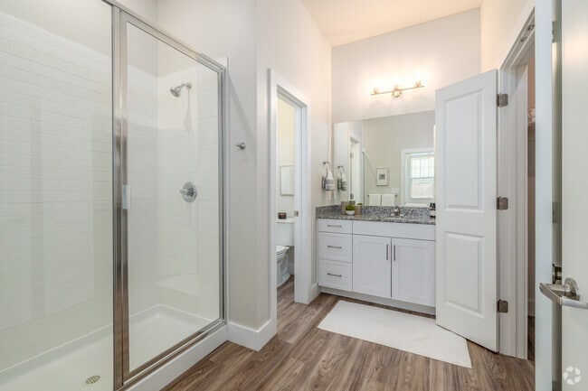 3BR, 2BA - 1225SF - Primary Bathroom