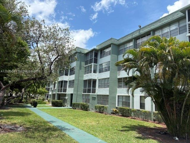 Photo - 2781 Taft St Unit 411
