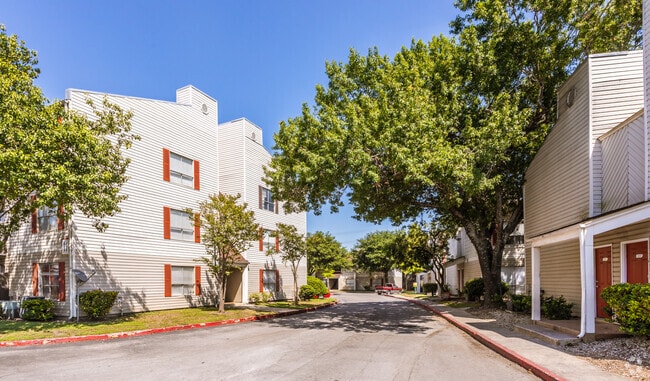 Photo - Broadway Oaks Apartment Homes