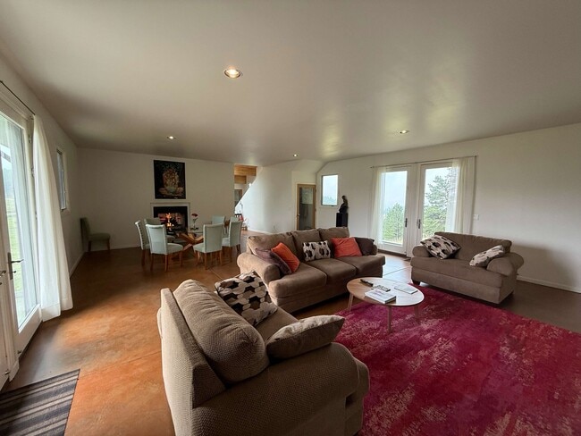 Photo - 2937 Lee Hill Dr