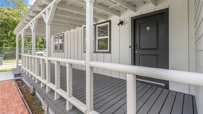 Building Photo - 9750 Deer Trail Dr Unit A