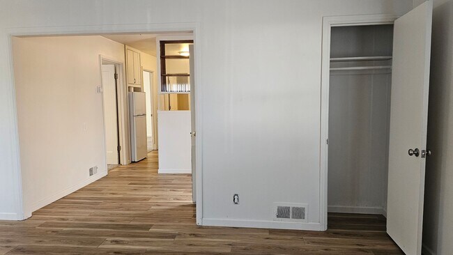 Photo - Jean Street 4 Plex Unidad 2409