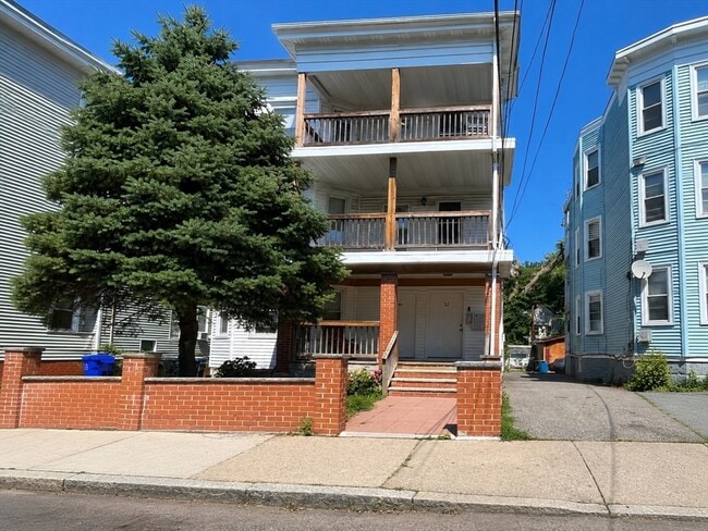 Building Photo - 12 Crowell St Unit 2