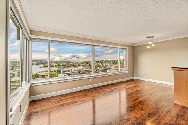 Photo - 1 Bedroom 1 Bathroom Eastlake Condo W/ Stunning Views Unit 304