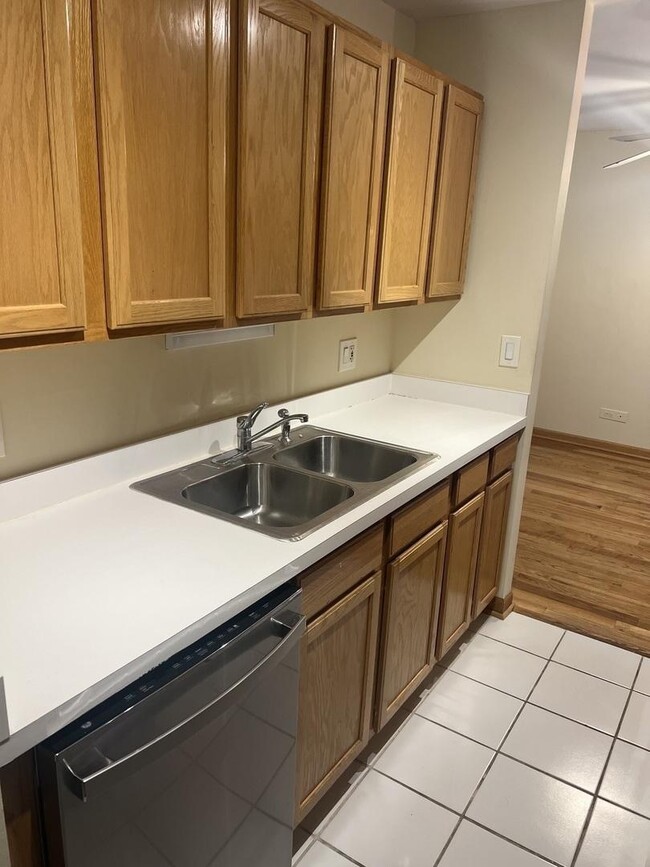 Photo - 1043 S York Rd Unit 606