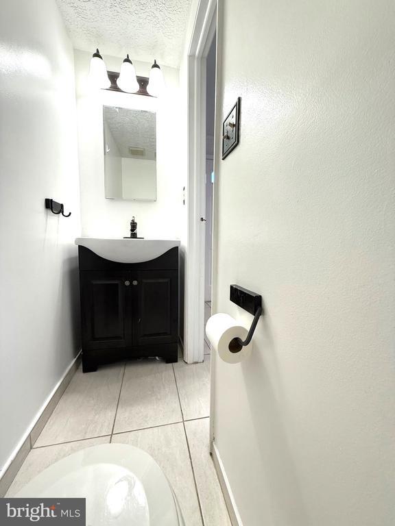 Photo - 19445 Breezedale Ln