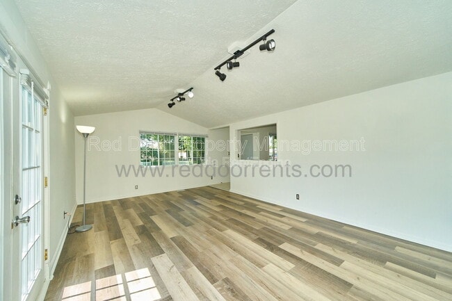 Photo - 5422 Greenfield Ave