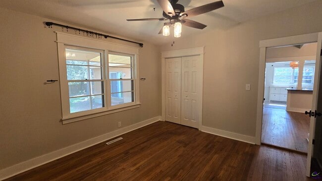 Photo - 204 Springdale Dr