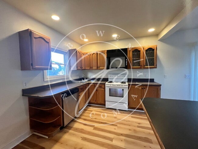 Photo - 3-Bedroom Home in West Toledo with spacious kitchen.