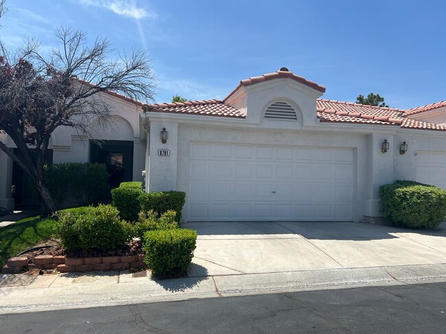 One-Level Townhouse off of Tropicana/Durango - One-Level Townhouse off of Tropicana/Durango