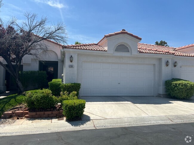 Building Photo - One-Level Townhouse off of Tropicana/Durango
