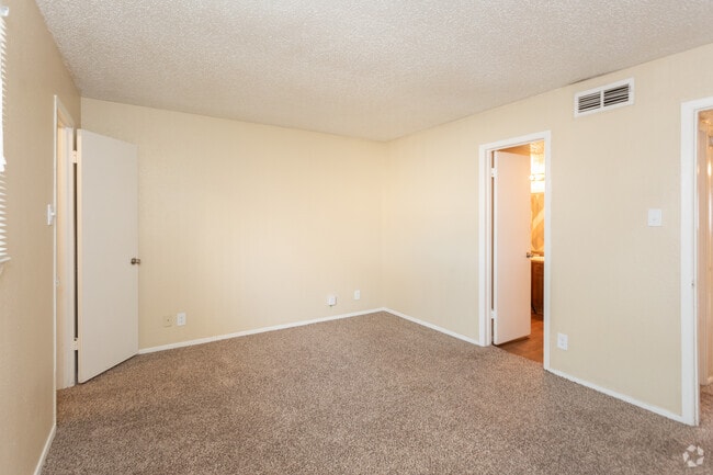 1BR 1BA - 692 SF