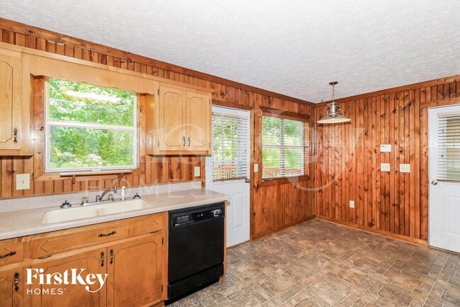 Photo - 115 River Trace Dr