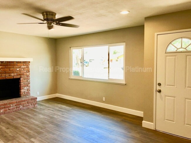 Photo - 3653 N Shirley Ave