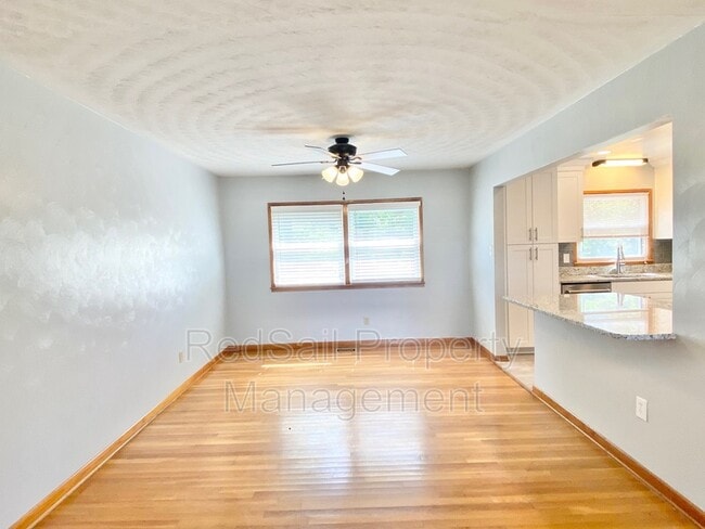 Photo - 137 Tanglewood Dr