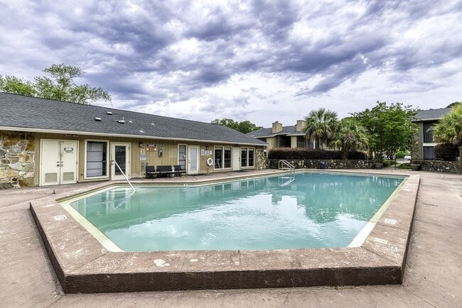 Jasmine Creek Apartments