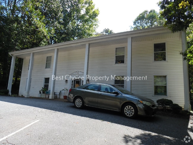 Building Photo - 211 Brookside Dr Rental