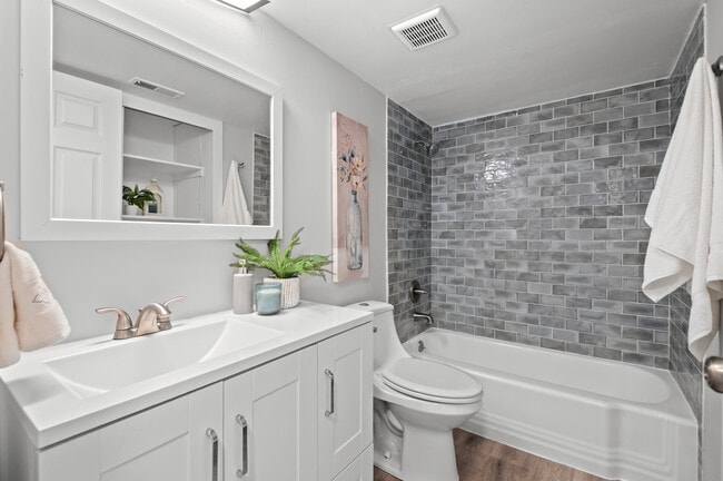 Photo - 12820 Willow Ln Unit #9