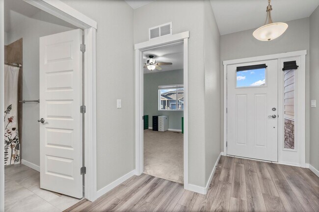 Photo - 965 Mount Andrew Dr