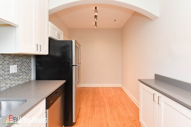 Photo - 2331 N Rockwell St Unit J04W