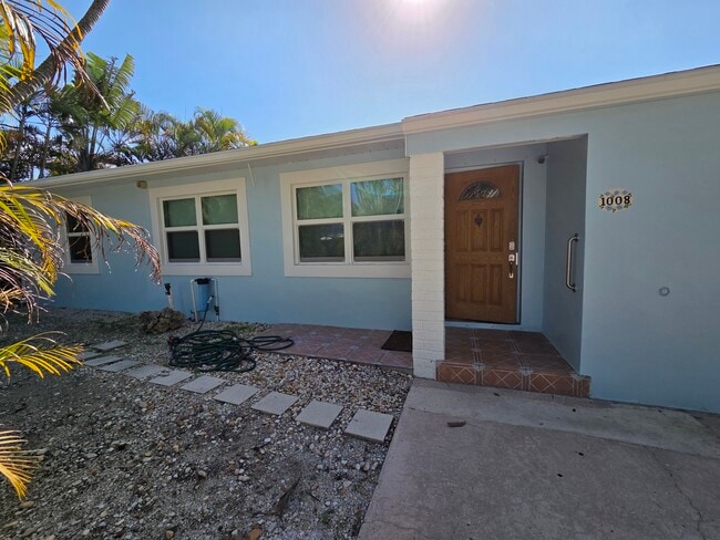 Photo - 1008 Macy St