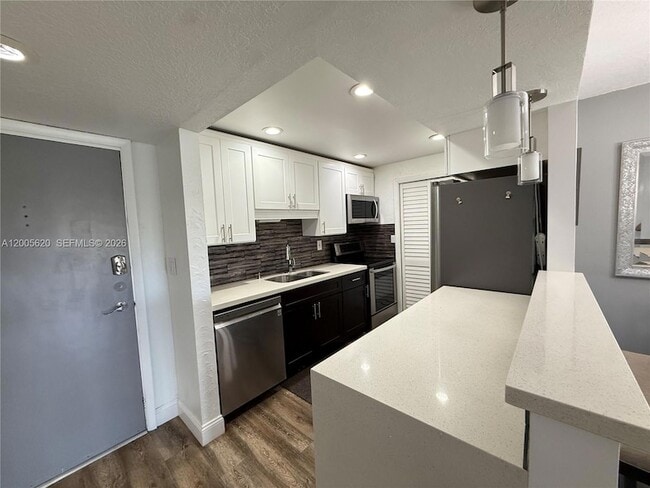 Photo - 230 Lakeview Dr Unit 307