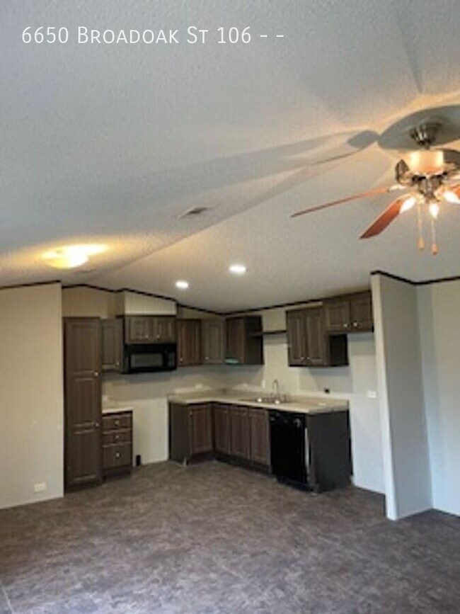 Photo - 6650 Broadoak St Unit -
