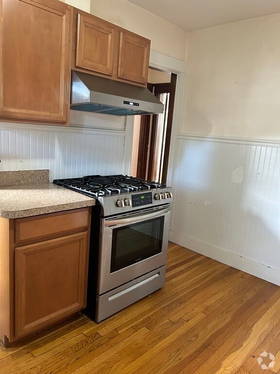 Building Photo - 38 Larch St Unit #1 Rental