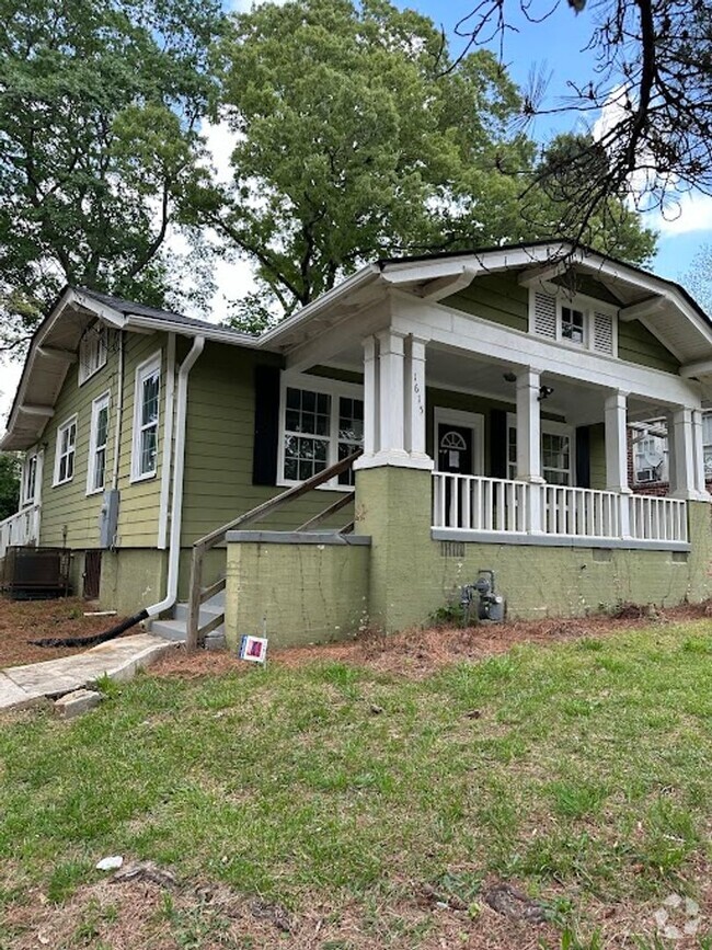 Building Photo - 3 bed 2 bath  in Atlanta! Rental