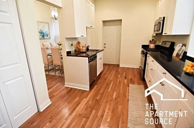 Building Photo - 802 W Belmont Ave Unit 3E