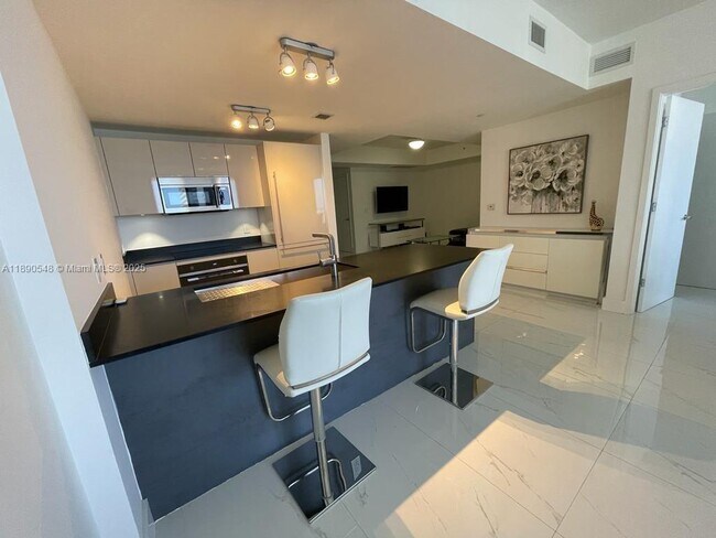Photo - 1010 Brickell Ave Unit 2704
