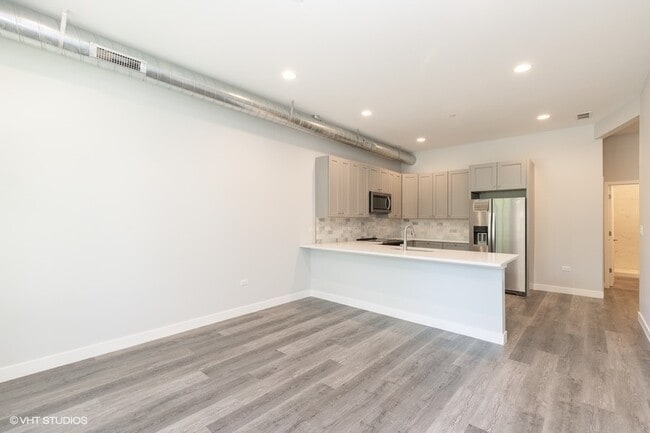 Photo - 8917 Grant Ave Unidad 3B