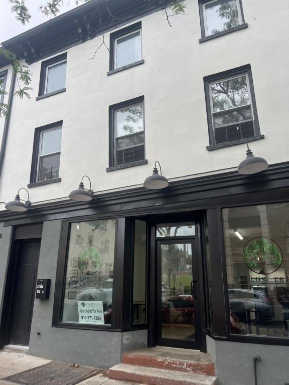 Building Photo - 134-136-136 Cortlandt St Rental