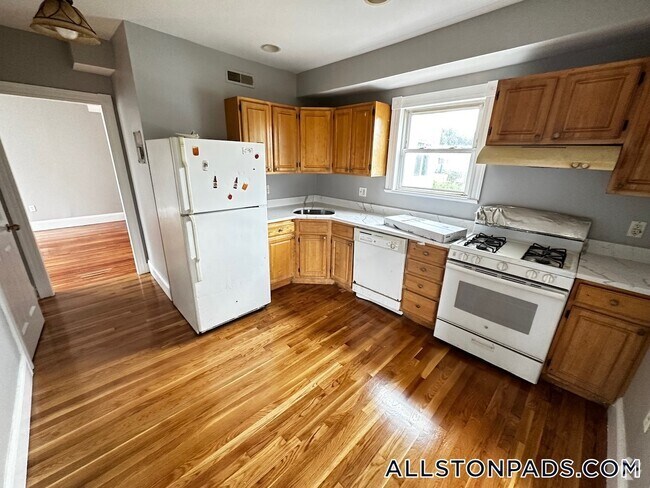 Building Photo - 33 Adamson St Unit 2 Rental