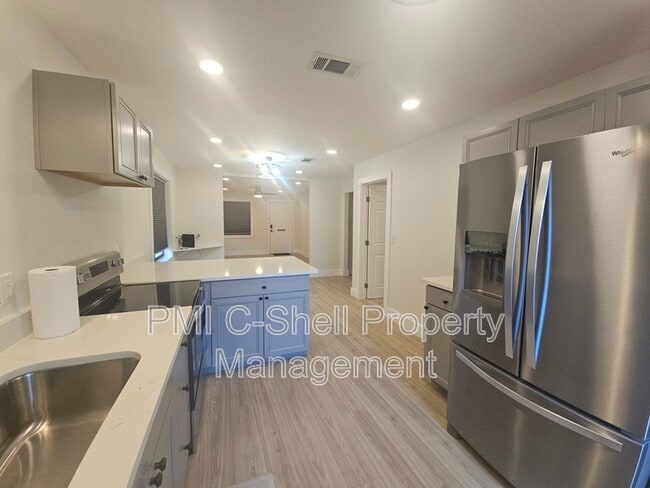 Photo - 913 W Hernandez St