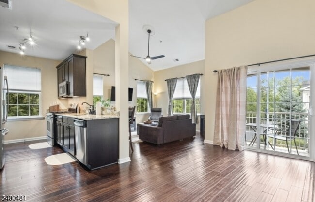 Photo - 108 Stone Creek Ct