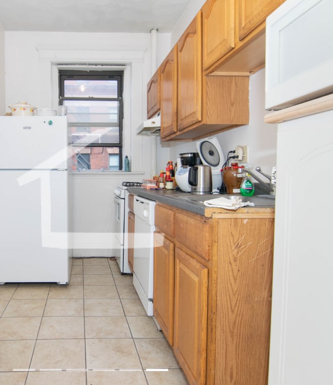 Photo - Great deal! 3-bed, 1.5 Bath in Allston on The B Line; Heat/HW Incl!