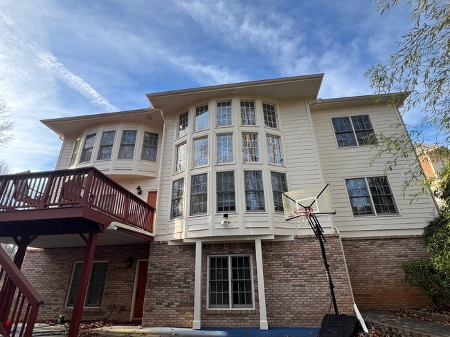 Building Photo - 855 Cooper Farm Way