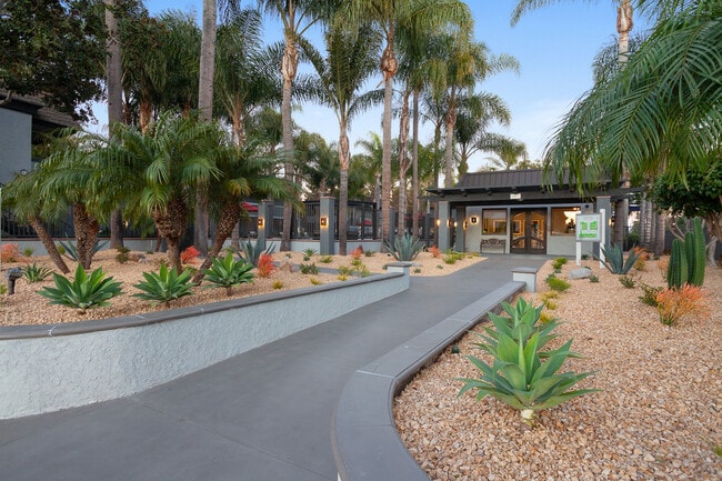 Park Plaza Apartments - Park Plaza Apartments