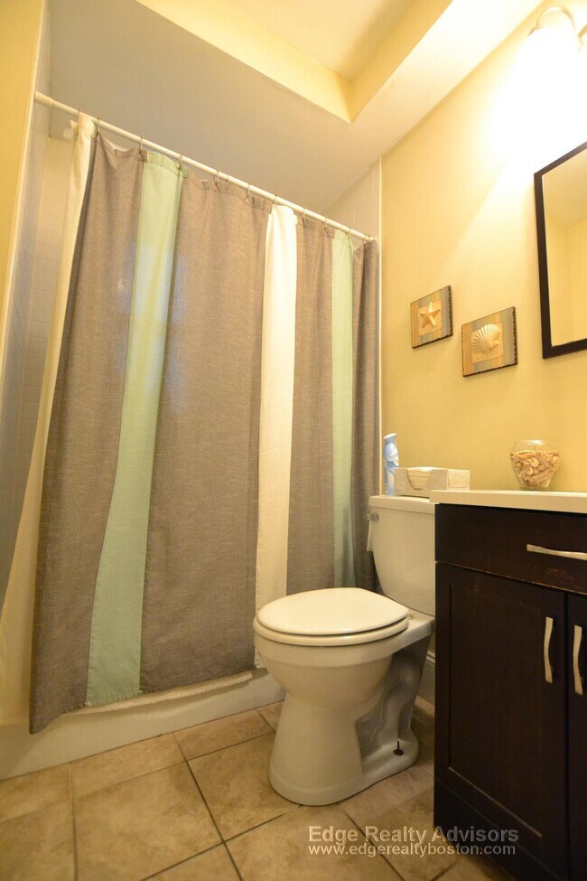 Photo - 108 Murdock St Unit 1