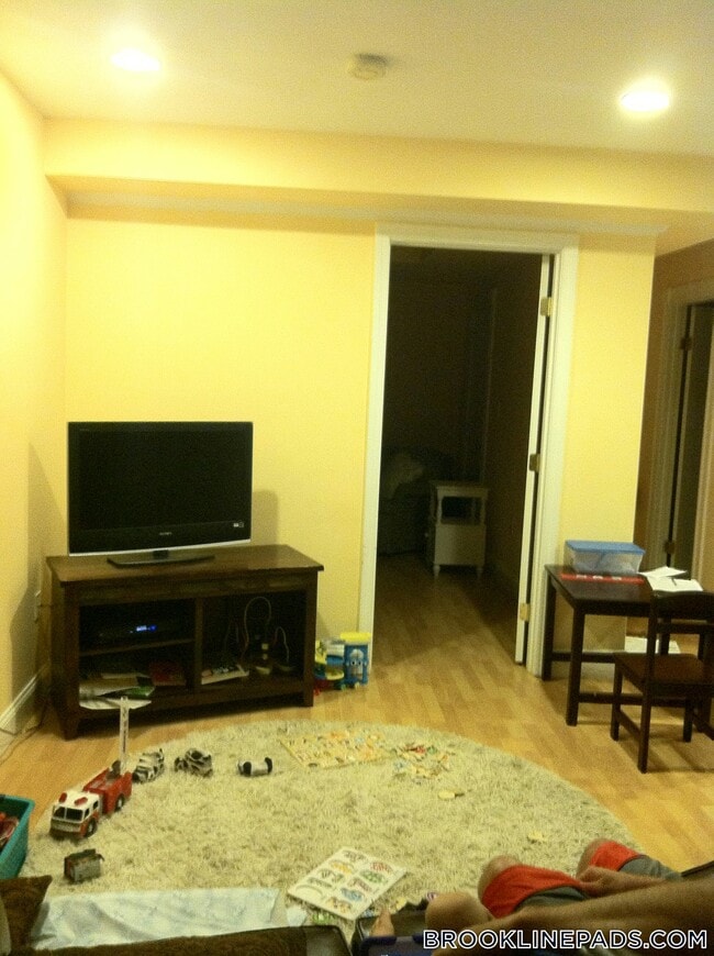 Building Photo - 12 Dean Rd