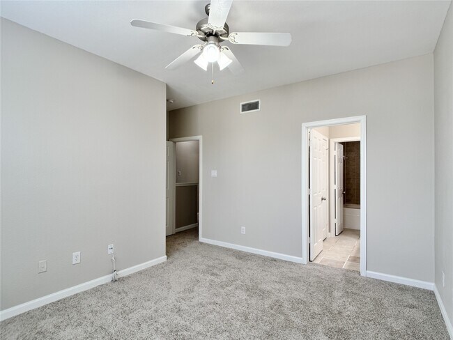 Building Photo - 12707 Boheme Dr Unit 1604
