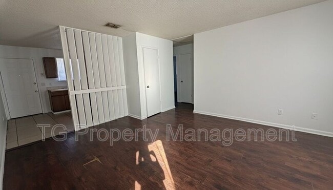 Photo - 5144 Westchase Ct Unit 4