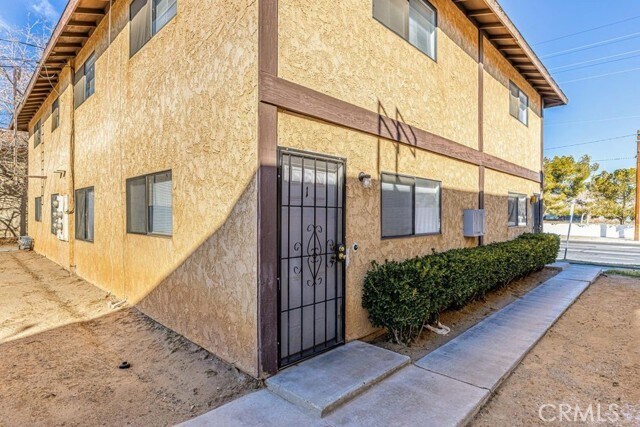 Photo - 232 E Lancaster Blvd
