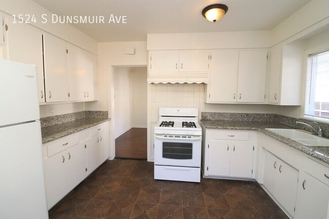 Photo - 1524 S Dunsmuir Ave