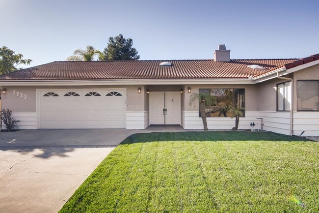 Building Photo - 4 Bedroom 2.5 Bath single story home for r...