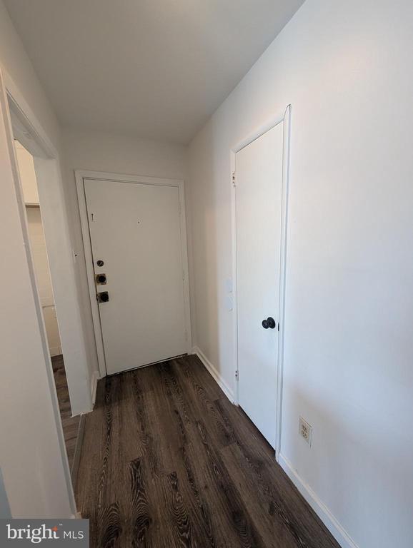 Building Photo - 7232 Donnell Pl Unit D-7